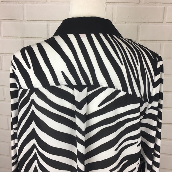 Vince Camuto Zebra Print Chiffon Oversized Top - Picture 6 of 8